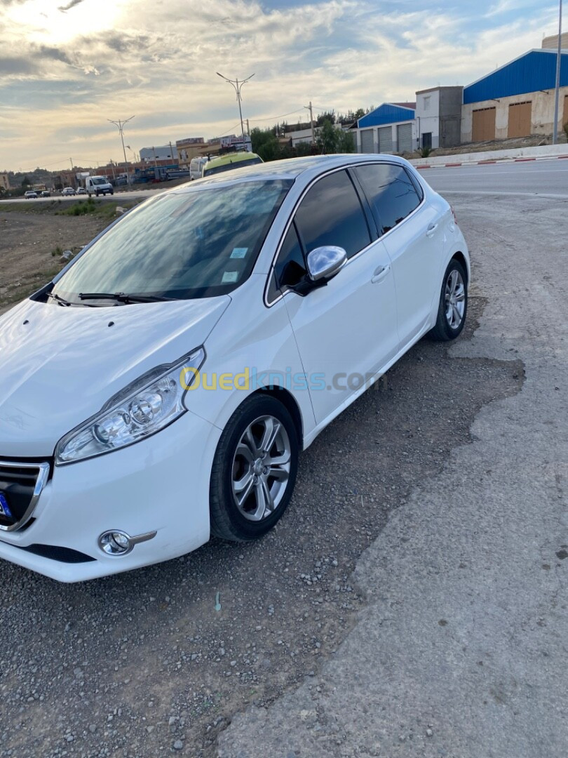 Peugeot 208 2014 Allure