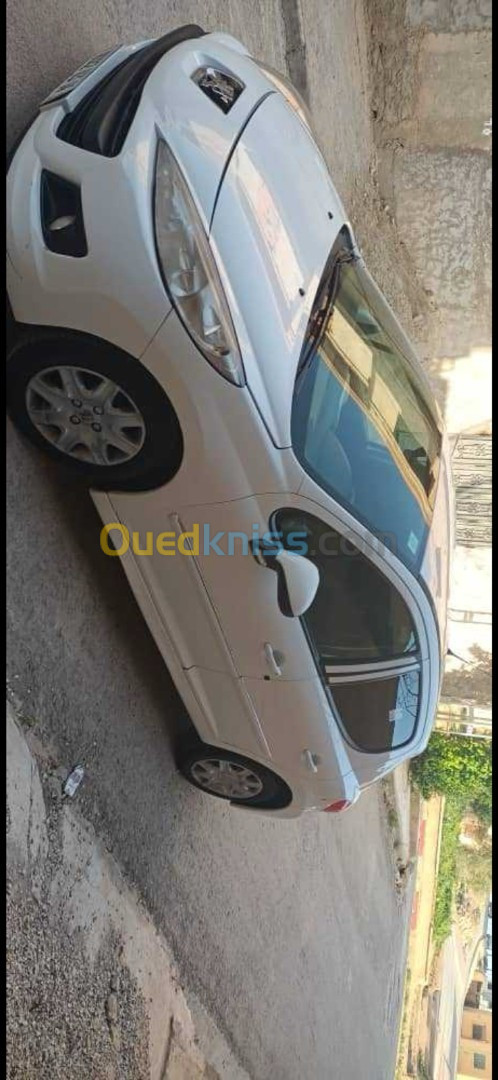 Peugeot 207 2013 