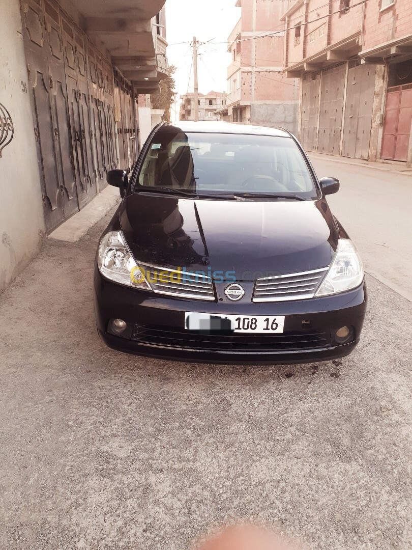 Nissan Tiida 4 portes 2008 Tiida 4 portes