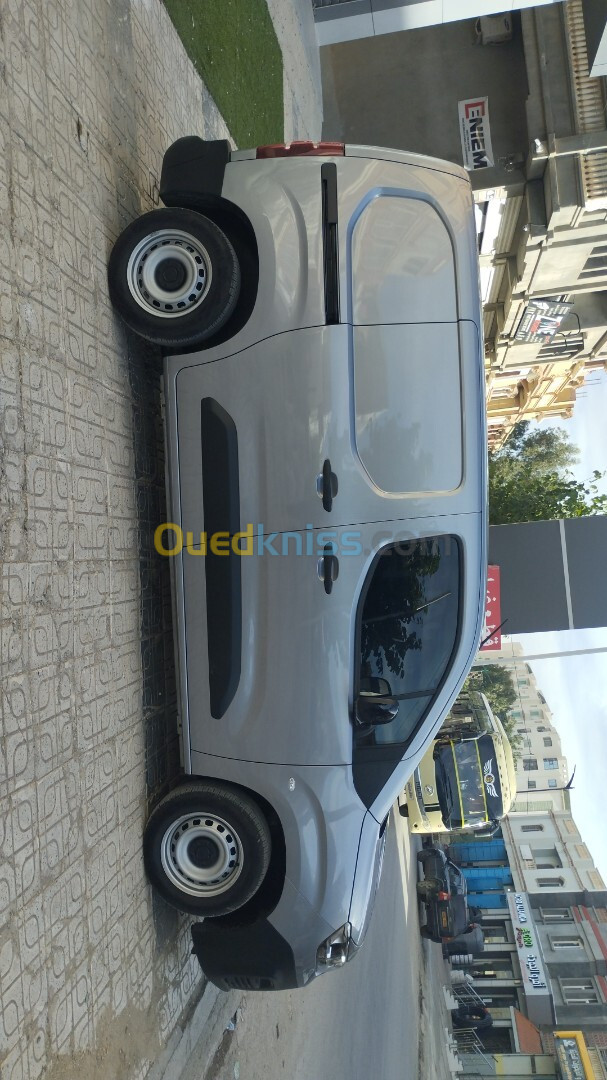 Fiat Doblo 2024 Italien