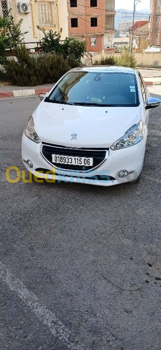 Peugeot 208 2015 Allure