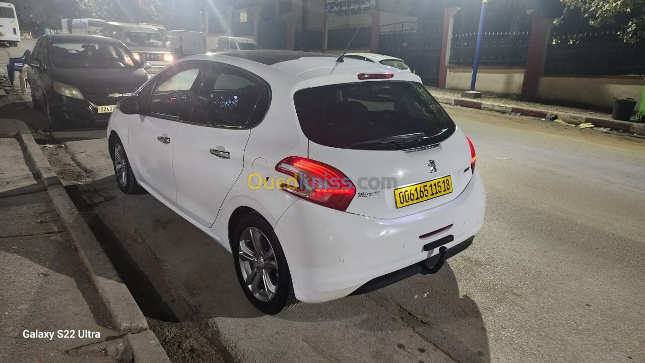 Peugeot 208 2015 Allure