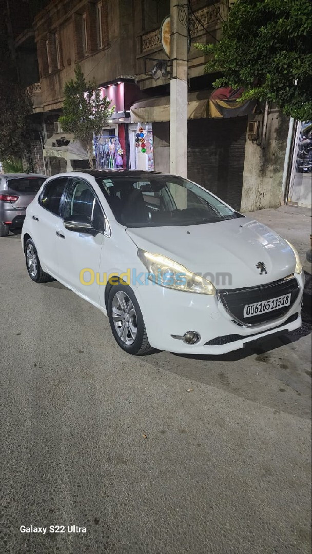 Peugeot 208 2015 Allure