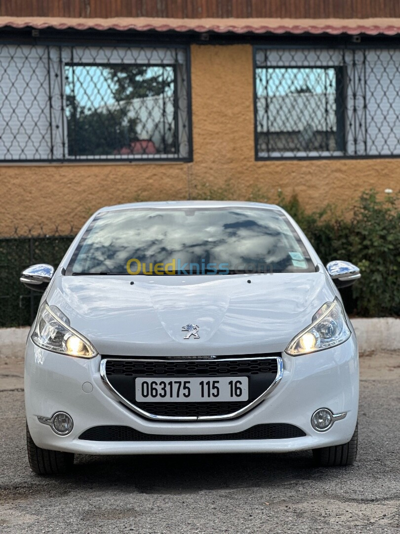 Peugeot 208 2015 Allure