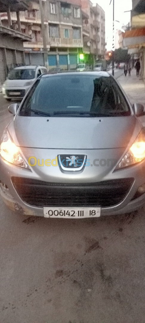 Peugeot 207 2011 Alur