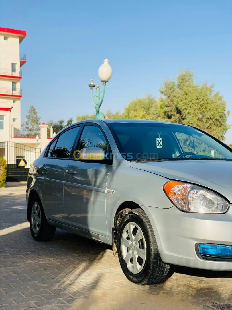 Hyundai Accent RB  4 portes 2011 Accent RB  4 portes