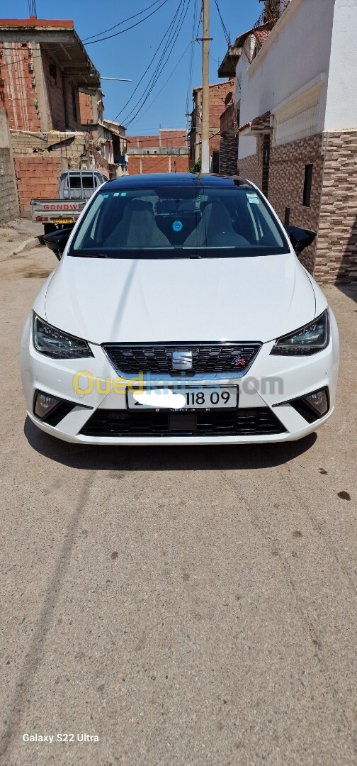 Seat Ibiza 2018 High plus li fiha empreinte f porte