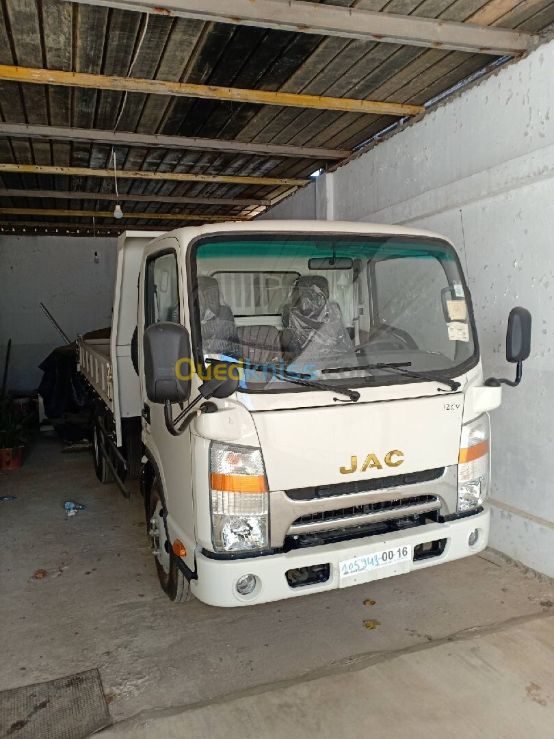 JAC 1040s a benne JAC 