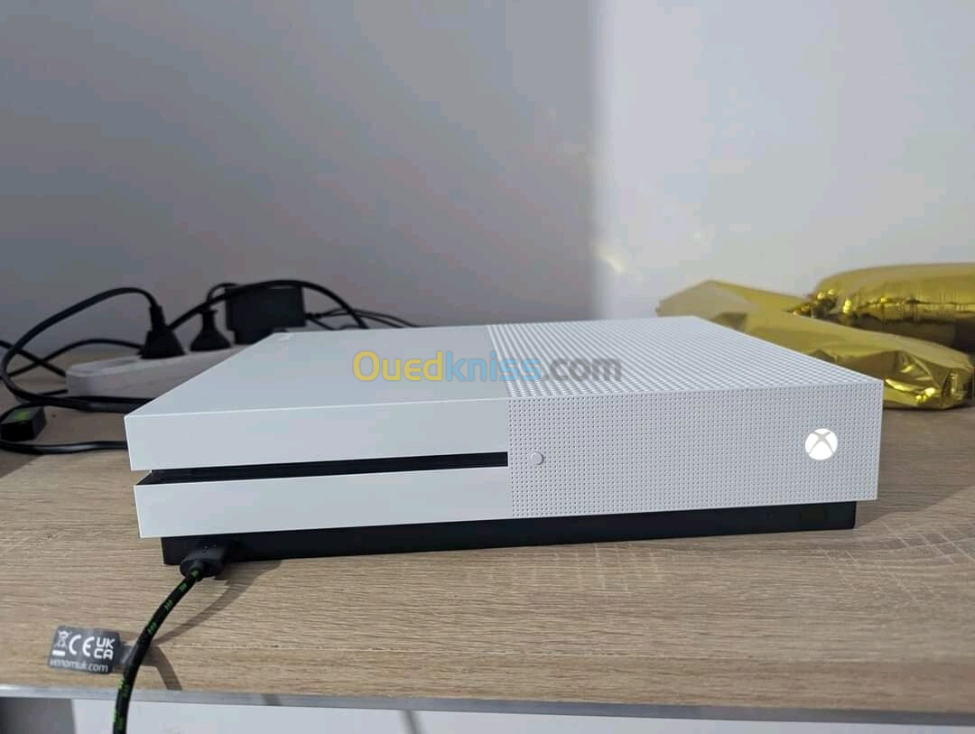 Xbox ons s avec 2 manette 