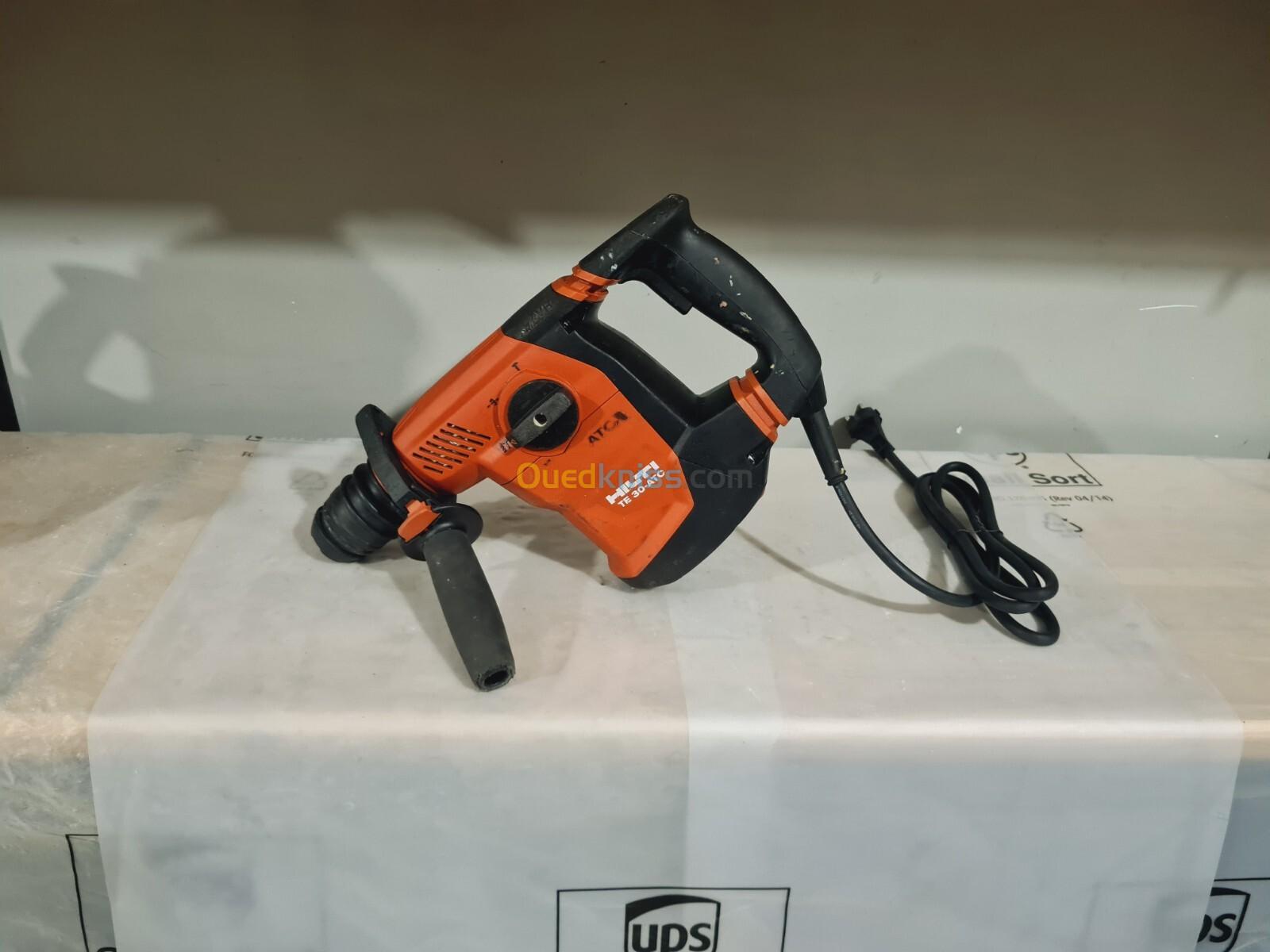 Perforateur SDS-Plus compact 28mm 3.6J 1010W HILTI TE 30-ATC/AVR (2023-Austria)