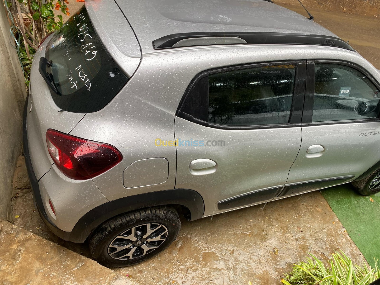 Renault Kwid 2024 Outsider