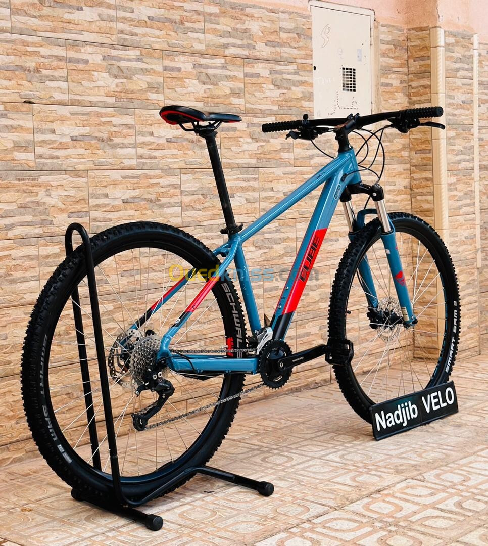 VÉLO VTT CUBE 