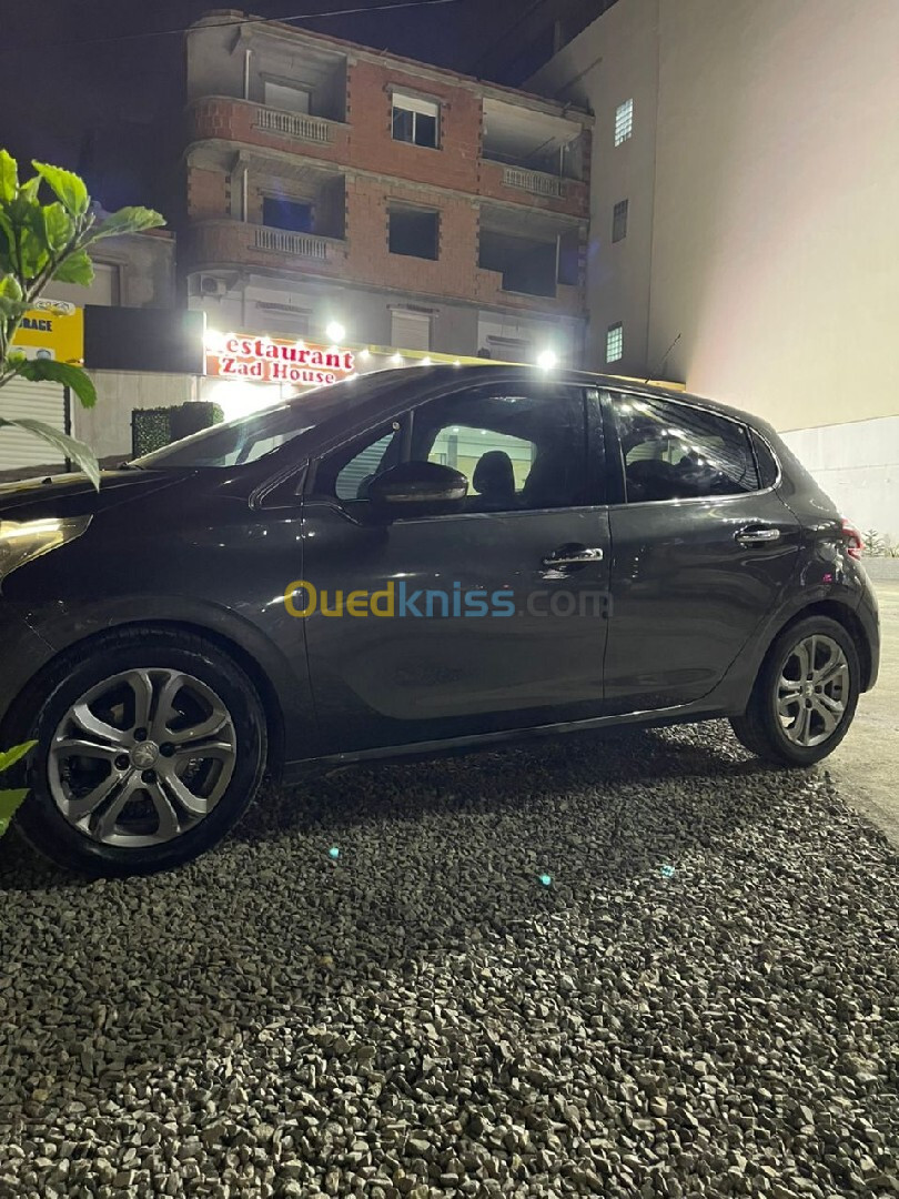 Peugeot 208 2014 Allure