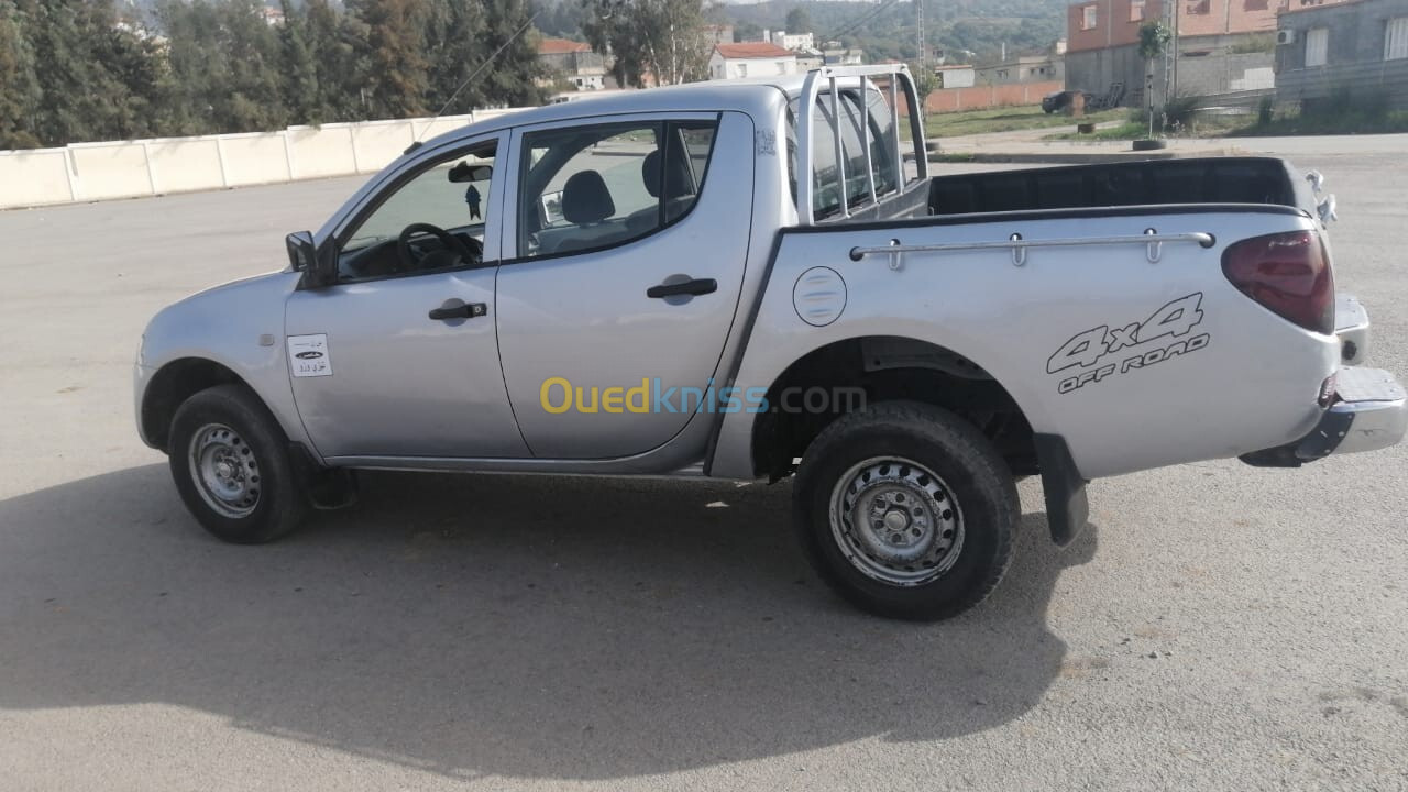 Mitsubishi L200 2011 