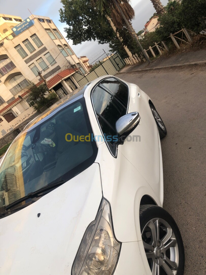 Peugeot 208 2015 208