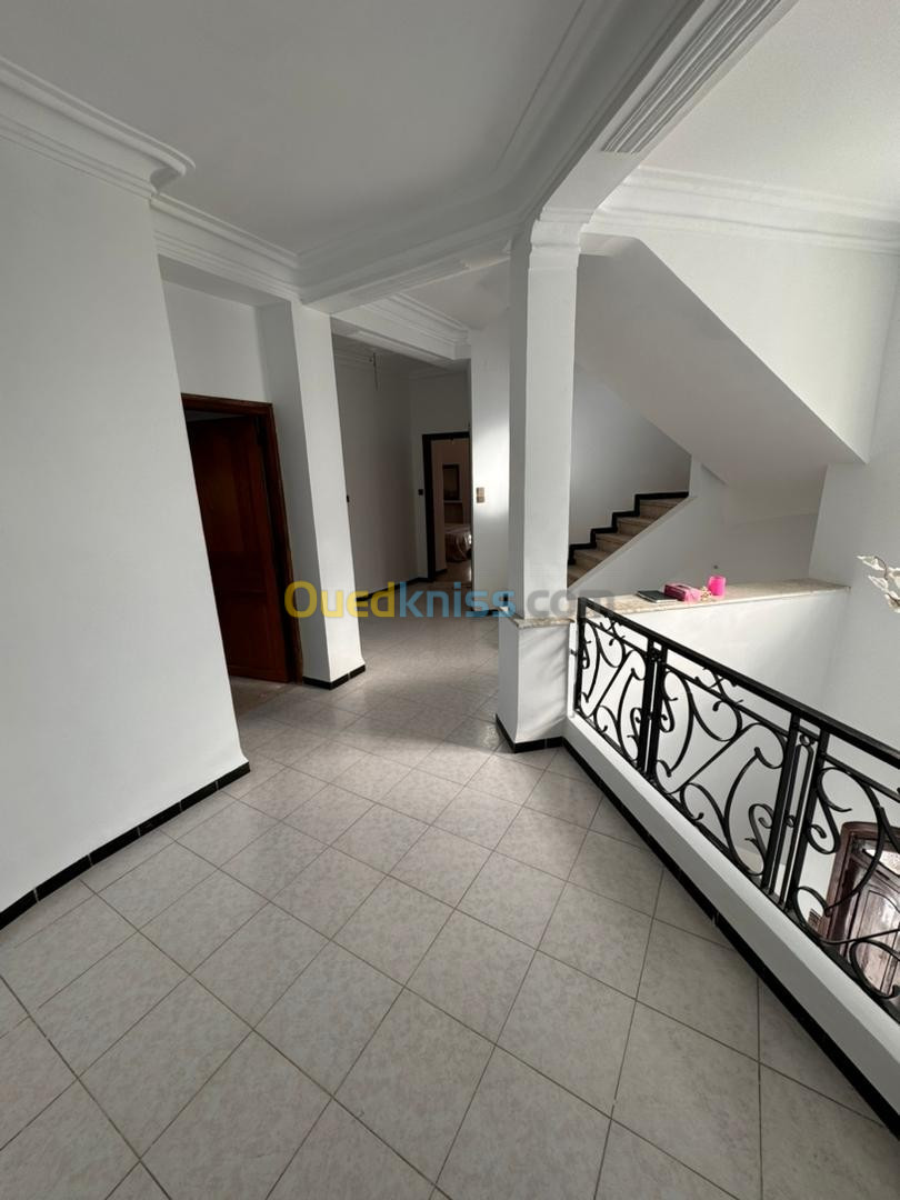 Location Appartement F8 Alger Birkhadem