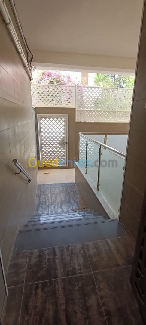 Location Appartement F4 Alger Hydra