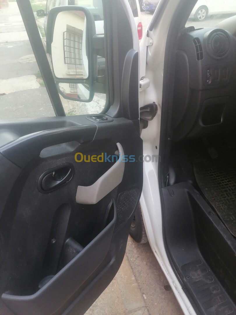 Renault Master 2012