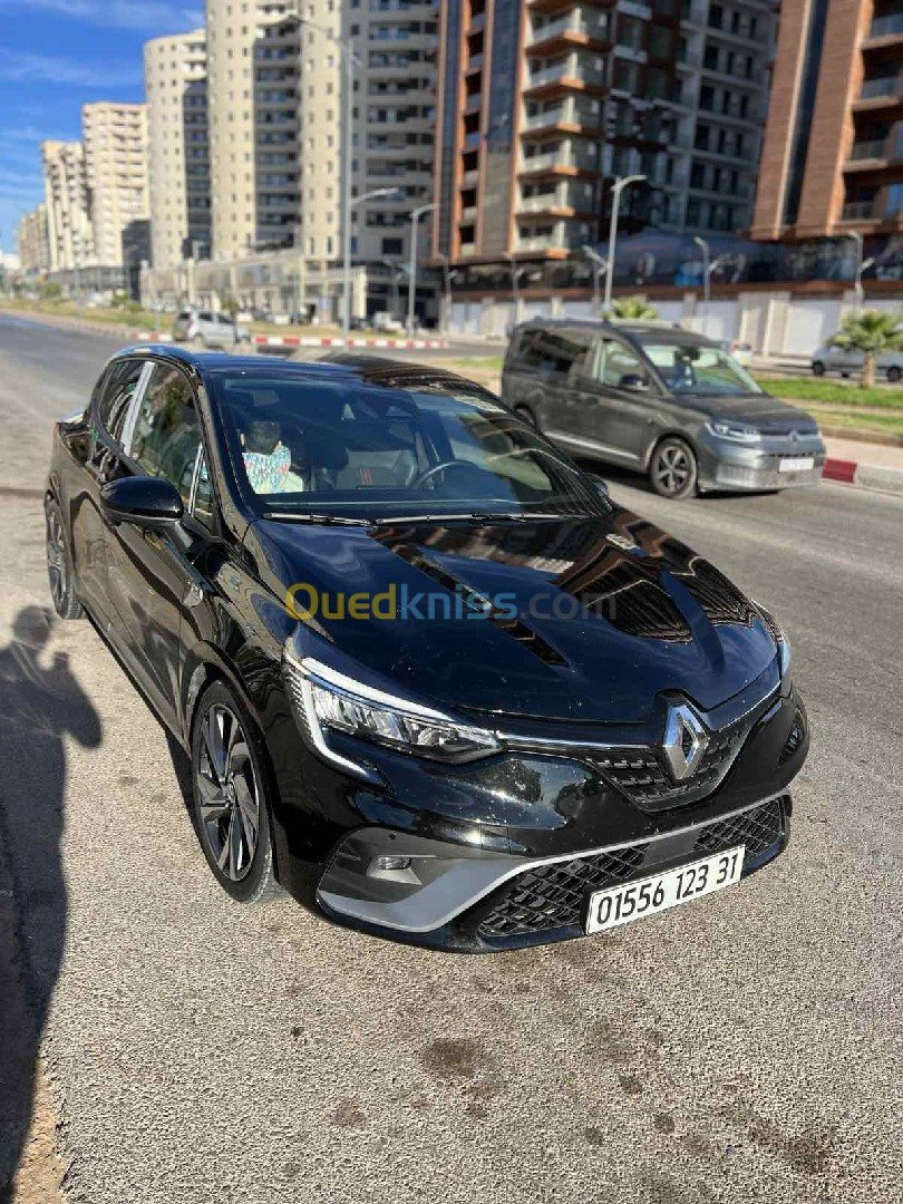 Renault Clio 05 2023 