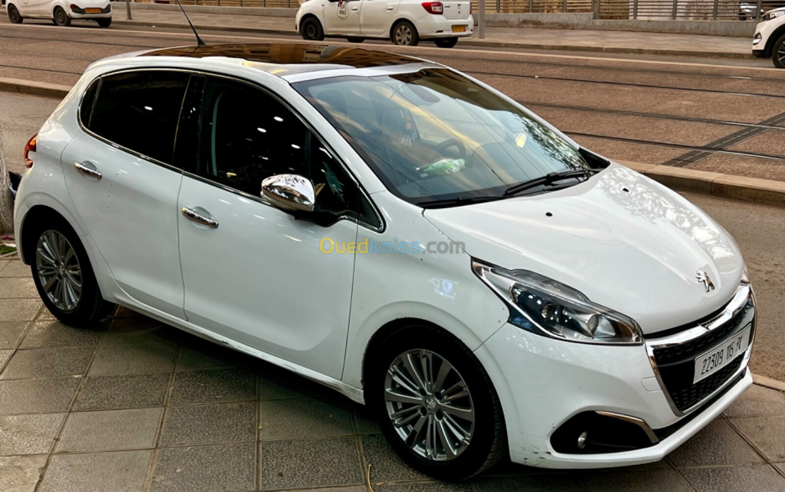 Peugeot 208 2015 Allure Facelift