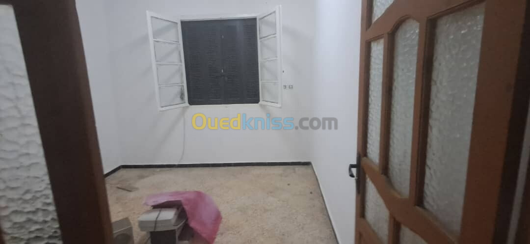 Location Appartement F4 Annaba Annaba