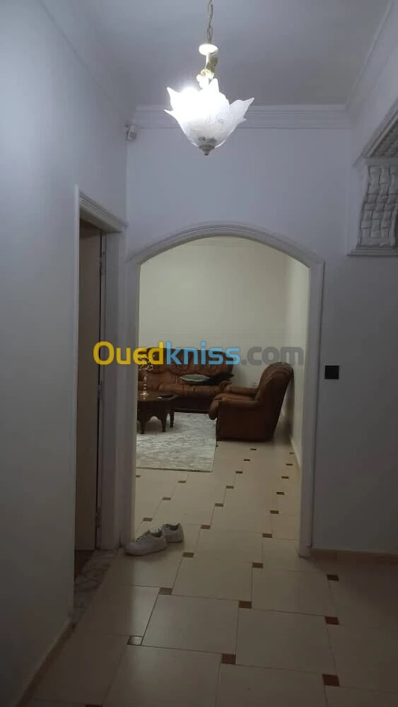 Location Appartement F4 Annaba Annaba