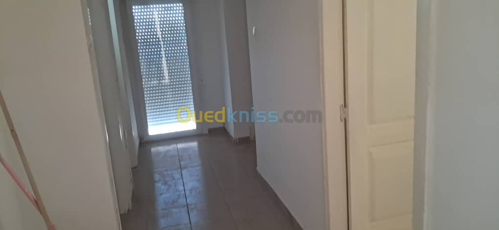 Location Appartement F4 Annaba Annaba