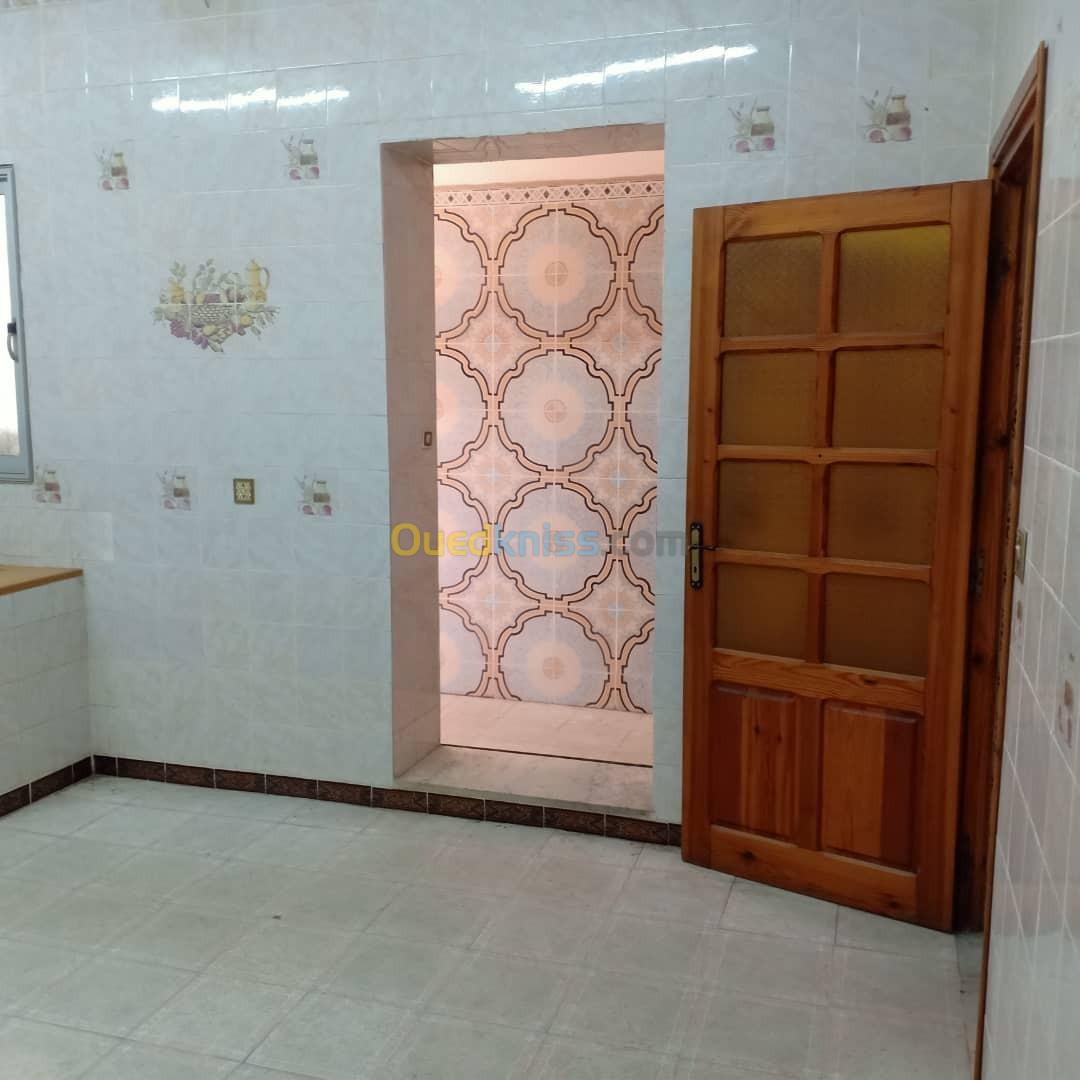 Location Appartement F5 Annaba Annaba