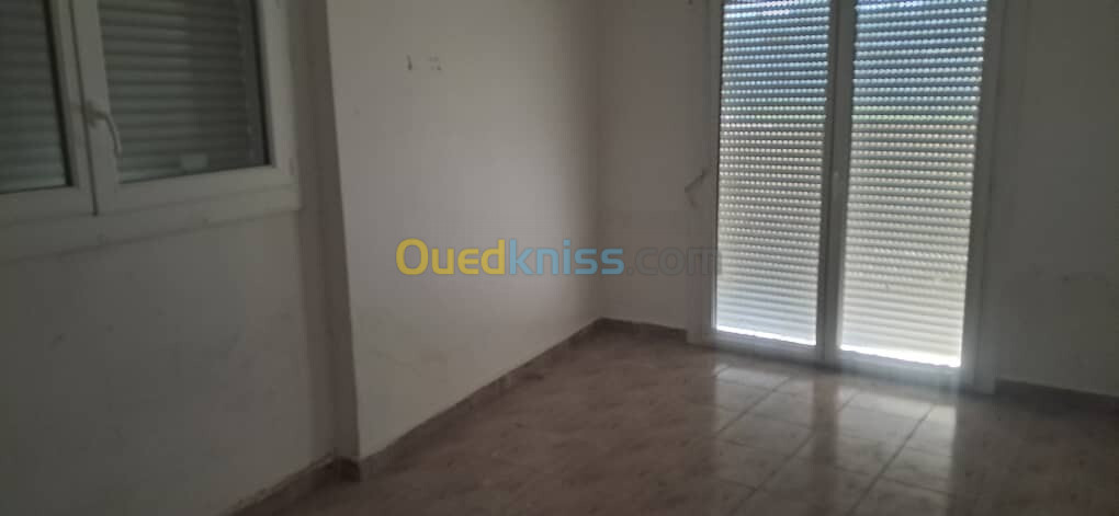 Location Appartement F4 Annaba Annaba