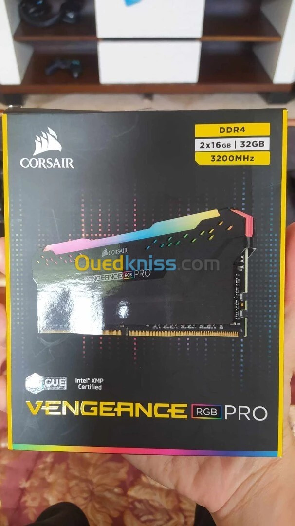 RAM VENGEANCE RGB PRO 32 GO (2 x 16 GO) DDR4 3200 MHz 