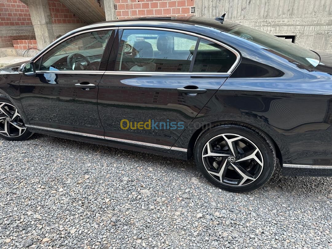 Volkswagen Passat 2024 Carrat