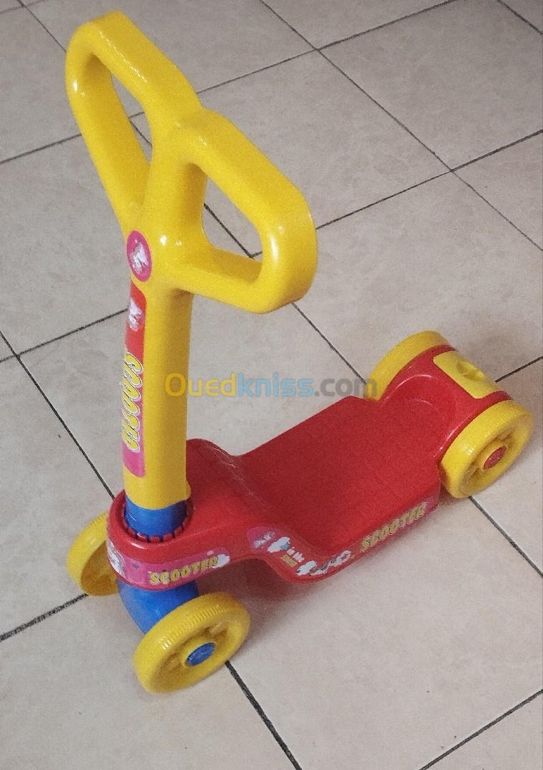 Trottinette pliable pour bébé 