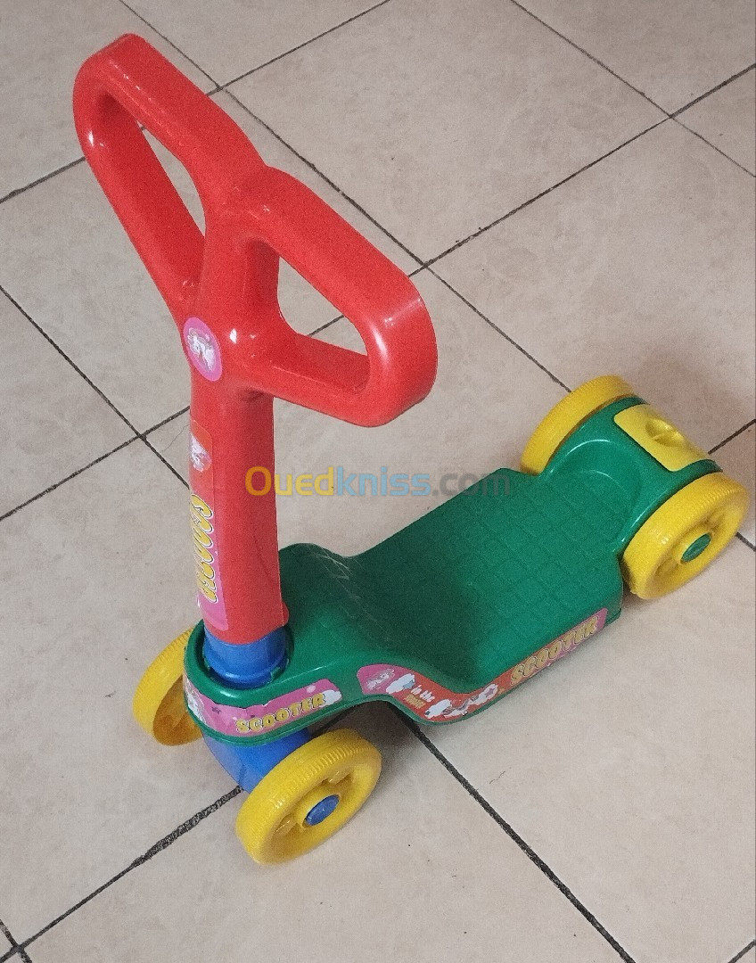 Trottinette pliable pour bébé 