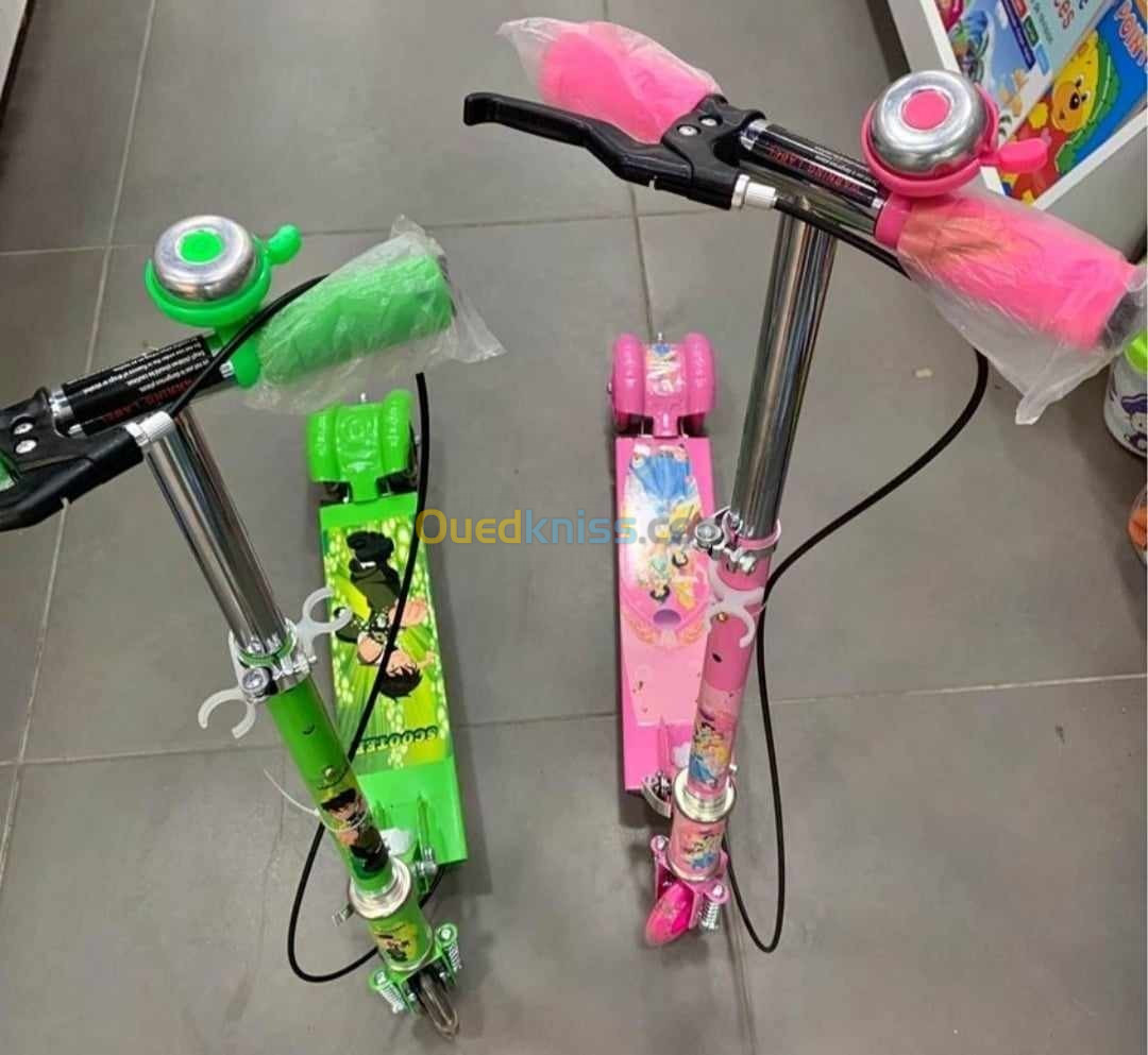 Trottinette importation pliable avec roues lumineuses . Frein + Sonnette pour enfants Prix promo  