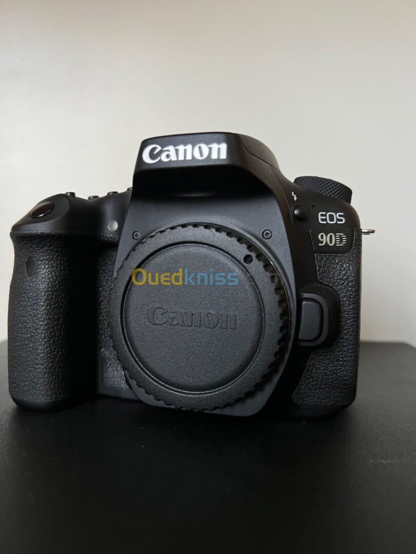 CANON 90D 