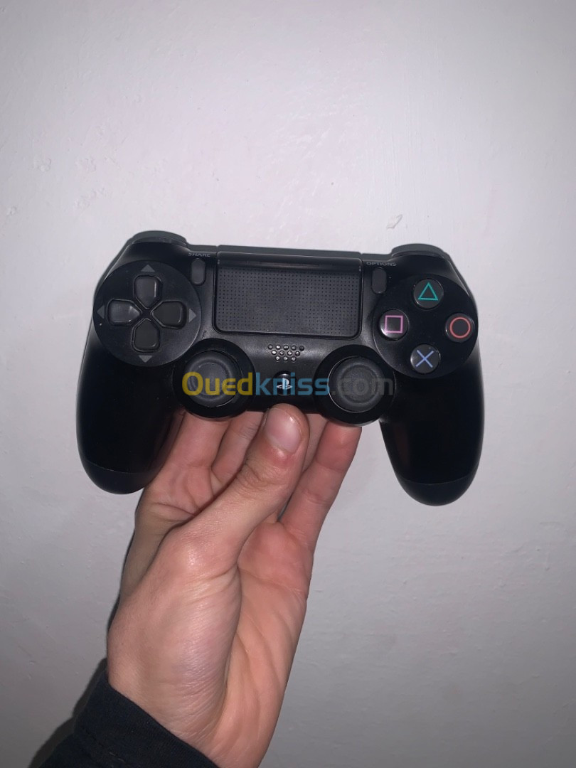 Ps4 pro 11.02 n9ay bzf m3ah manette jdida original v2 w cd 