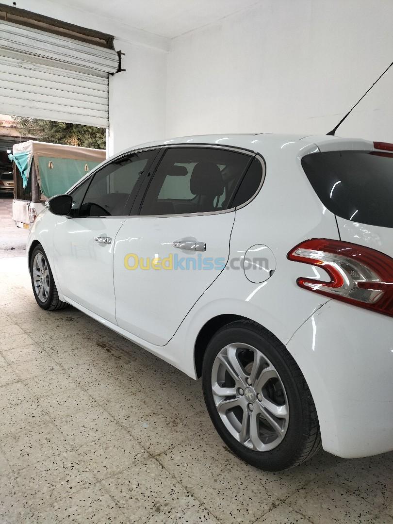 Peugeot 208 2014 14