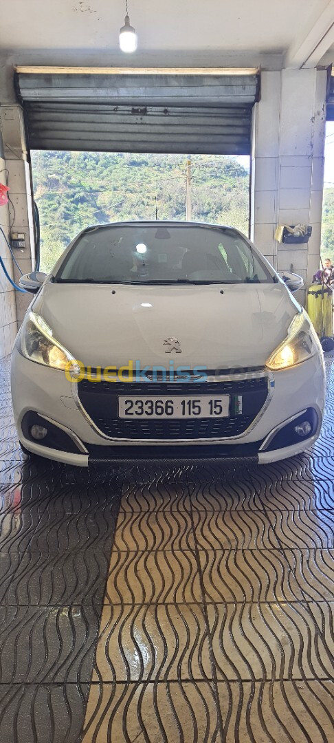 Peugeot 208 2015 Allure Facelift