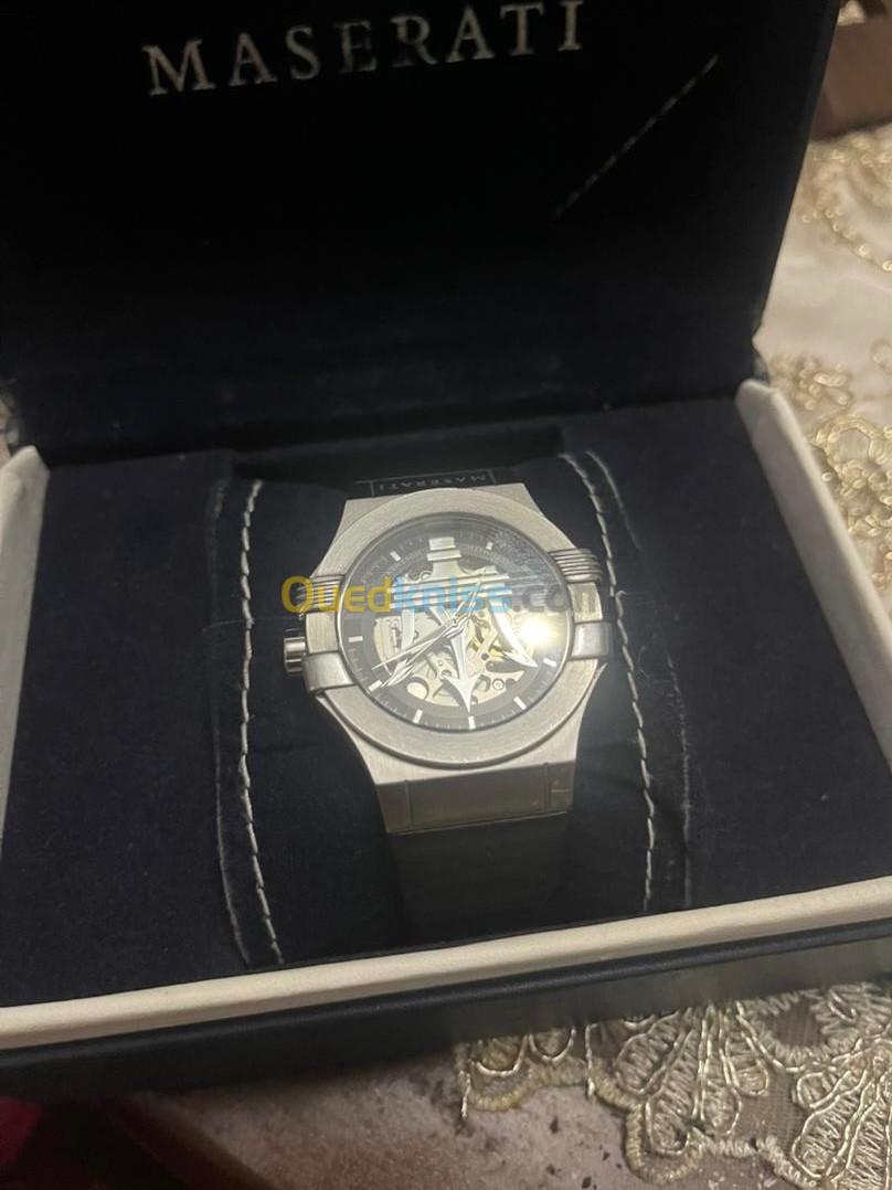 Montre Maserati  potenza  Bracelet en cuir 100% authentique achte en France à 420 euro