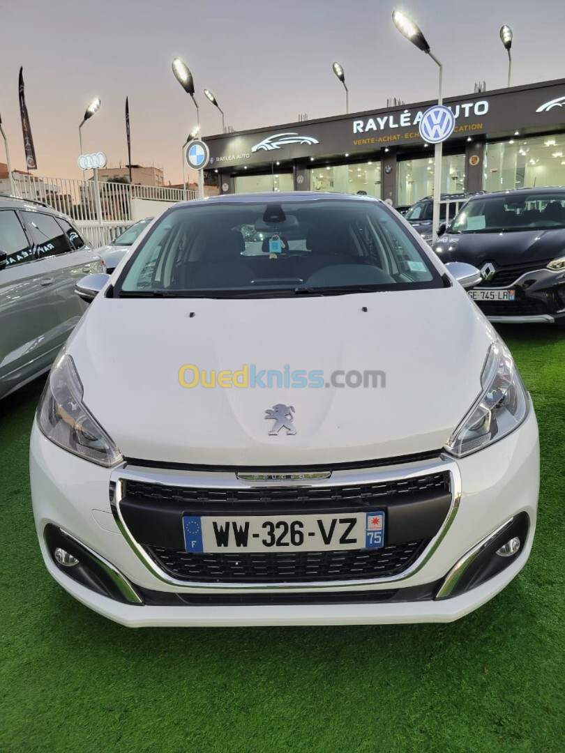 Peugeot 208 2018 Allure