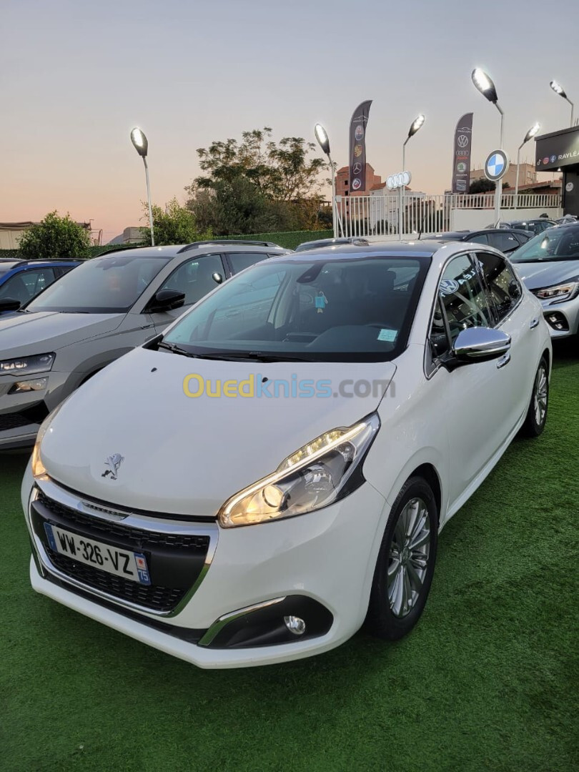 Peugeot 208 2018 Allure