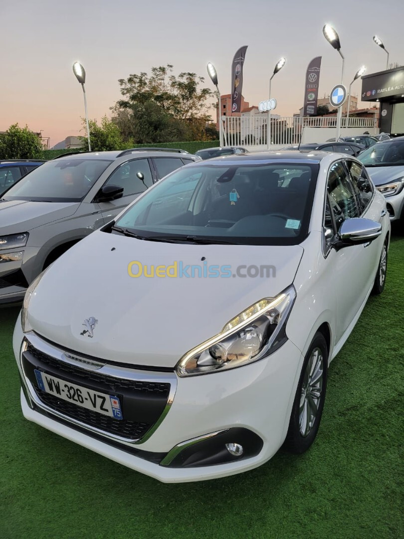 Peugeot 208 2018 Allure