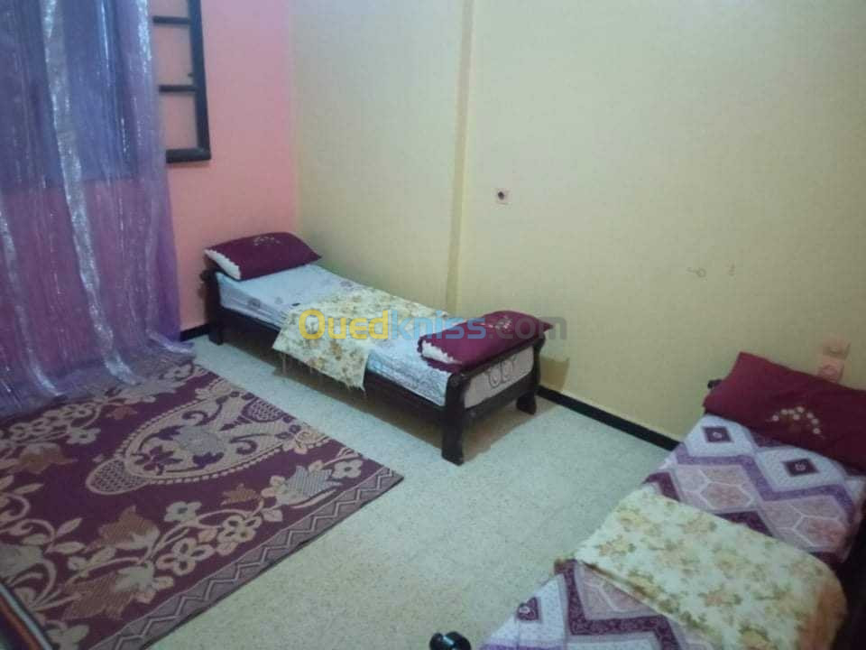 Location vacances Appartement F3 Skikda Collo