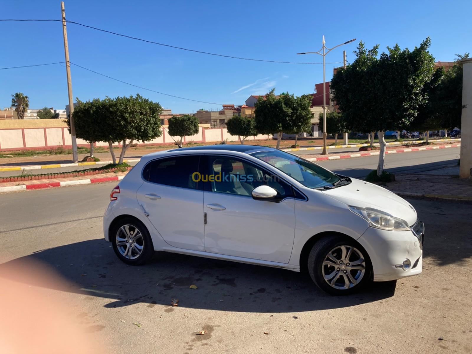 Peugeot 208 2015 208