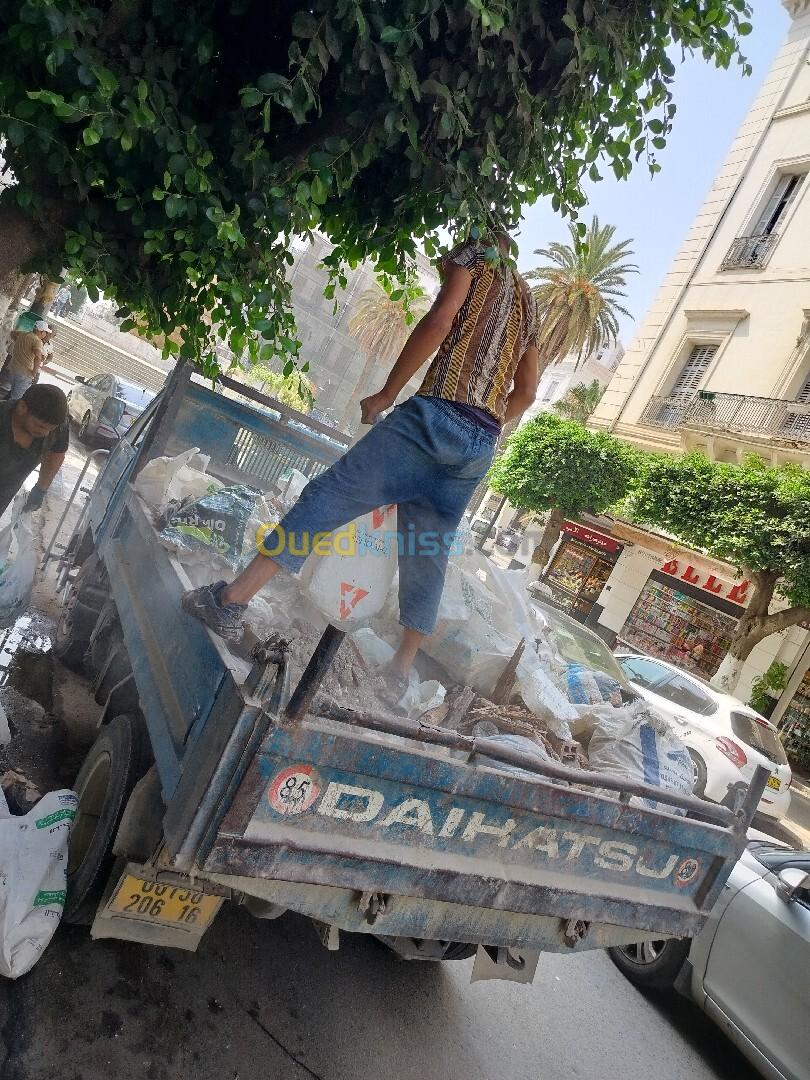 Charge Et Décharge La Casse Sur Alger boumerdes Transport Déchet Et Case Espace Vert. 