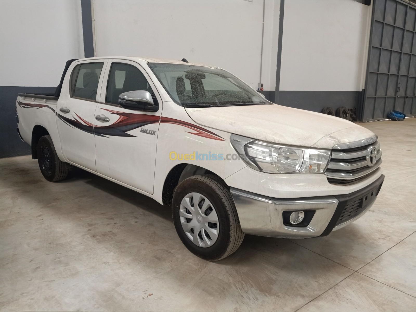 Toyota Hilux 2024 2€4