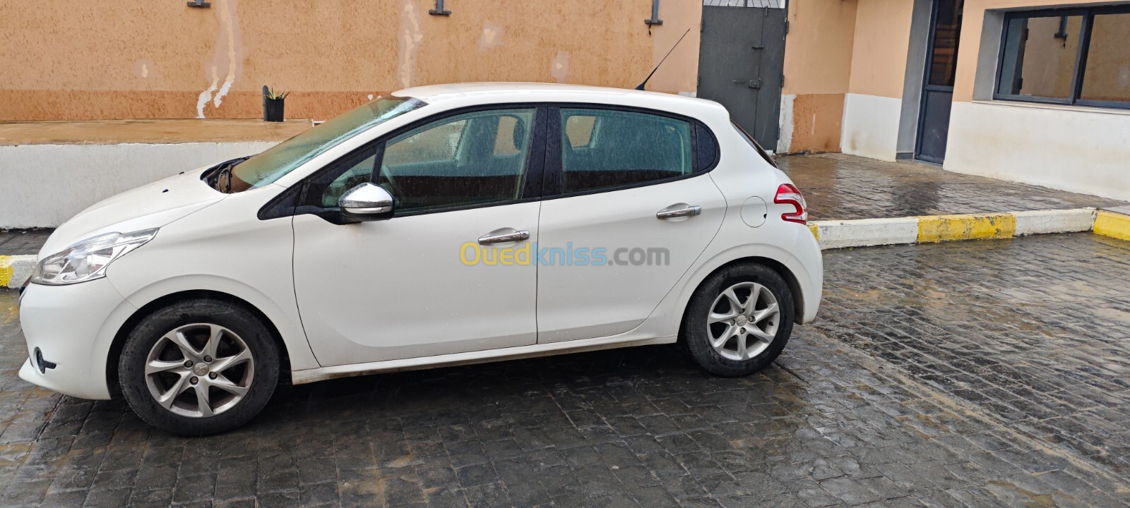 Peugeot 208 2015 208