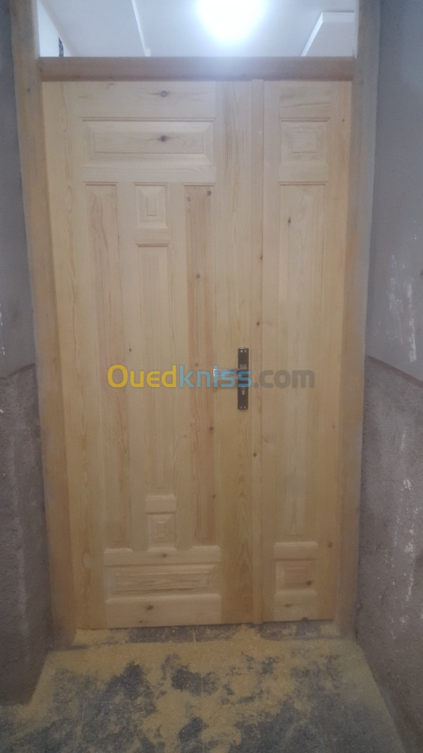 Montage porte en bois