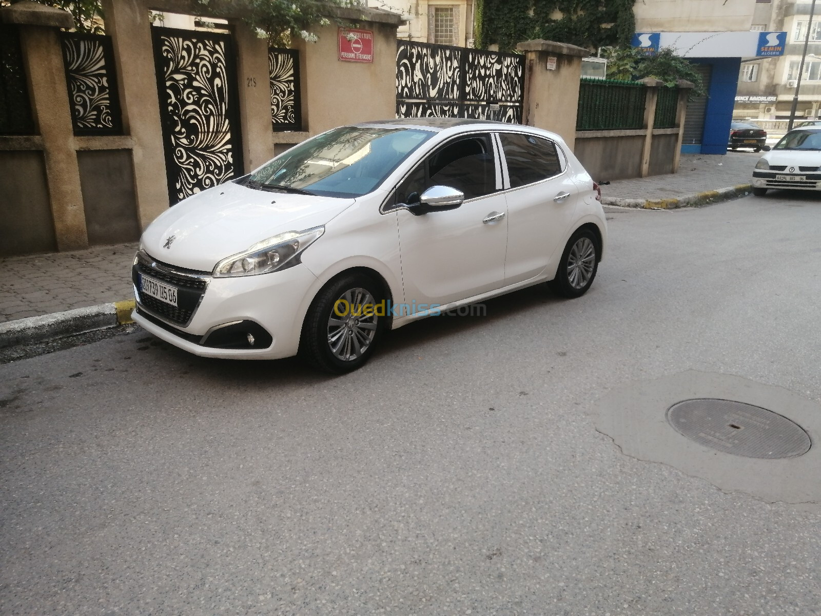 Peugeot 208 2015 Allure Facelift