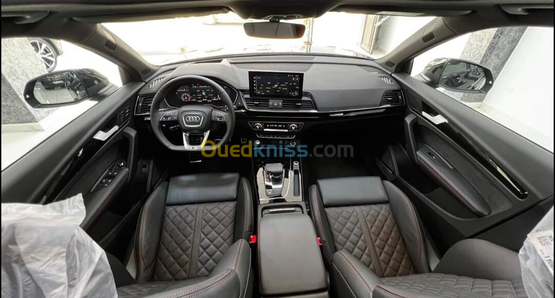 Audi Q5 2024 S-line full option